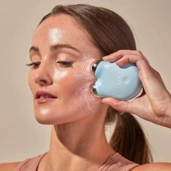 Limited Edition NuFace Mini+ Supercharged Skincare Routine Set - Sold Out - Picture 7 of 8